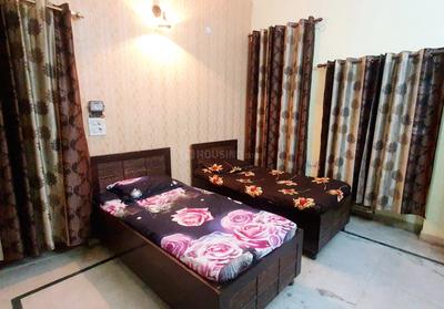 Bedroom Image of West Delhi Girls PG in Kirti Nagar, New Delhi