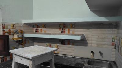 Kitchen Image of 600 Sq.ft 2 BHK Builder Floor for rent in Pokhraira Muzaffarpur for Rs. 9500