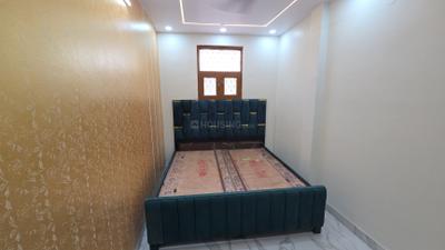Bedroom Image of 450 Sq.ft 2 BHK Builder Floor for sale in Laxmi Nagar New Delhi for Rs. 5000000