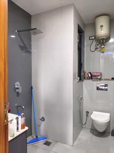 Common Bathroom Image of 1400 Sq.ft 2 BHK Builder Floor for rent in Sector 42 Gurgaon for Rs. 55000