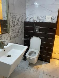 Bathroom Image of 3000 Sq.ft 3 BHK Builder Floor for rent in Sector 46 Noida for Rs. 45000