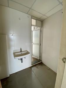 Bathroom Image of 900 Sq.ft 2 BHK Apartment / Flat for sale in Godrej Emerald, Thane West Thane for Rs. 11000000