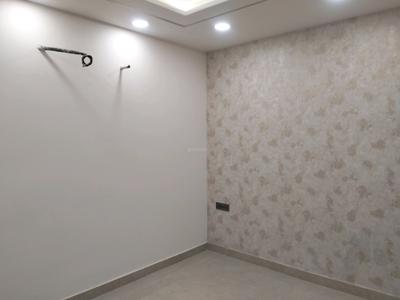 Bedroom Image of 1050 Sq.ft 3 BHK Apartment / Flat for sale in Shalimar Bagh New Delhi for Rs. 16500000