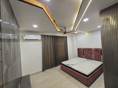Bedroom Image of 1450 Sq.ft 3 BHK Builder Floor for sale in Janakpuri New Delhi for Rs. 25000000