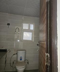 Bathroom Image of 1711 Sq.ft 3 BHK Apartment / Flat for sale in Jaypee Klassic , Sector 129 Noida for Rs. 17000000