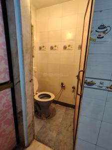 Bathroom Image of 510 Sq.ft 1 BHK Apartment / Flat for rent in Airoli Navi Mumbai for Rs. 24000