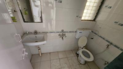Bathroom Image of 1450 Sq.ft 3 BHK Apartment / Flat for rent in Karan Greens, Warje Pune for Rs. 38000