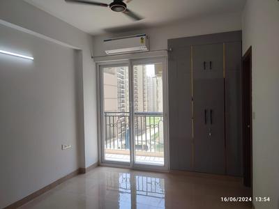 Bedroom Image of 1400 Sq.ft 3 BHK Independent House for rent in RG Luxury Homes Tower A F And M, Noida Extension Greater Noida for Rs. 27000