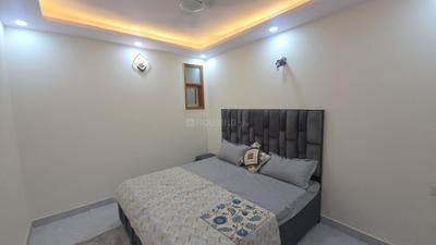 Bedroom Image of 915 Sq.ft 3 BHK Builder Floor for sale in Palam New Delhi for Rs. 7500000