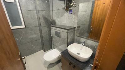Bathroom Image of 580 Sq.ft 1 RK Builder Floor for rent in Sector 46 Gurgaon for Rs. 23000