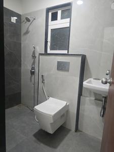 Common Bathroom Image of 2000 Sq.ft 4 BHK Apartment / Flat for sale in Vile Parle East Mumbai for Rs. 82500000