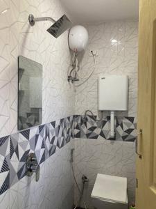 Bathroom Image of 300 Sq.ft 1 RK Studio for rent in Saki Naka Mumbai for Rs. 16000
