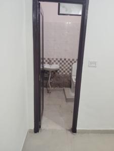 Bathroom Image of 950 Sq.ft 3 BHK Duplex for sale in Govindpuram Ghaziabad for Rs. 6500000