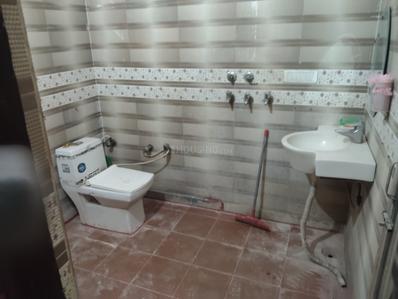 Image of 1000 Sq.ft 3 BHK Builder Floor for rent in Preet Vihar, New Delhi for Rs. 19000