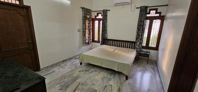 Bedroom Image of 2200 Sq.ft 4 BHK Villa for rent in Alkapuri Vadodara for Rs. 100000