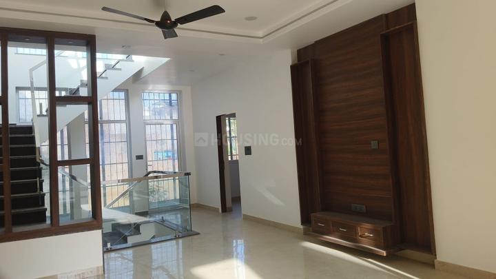 Kapoorawala Main Image 1