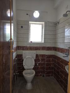 Bathroom Image of 600 Sq.ft 2 BHK Apartment / Flat for sale in Purbalok Kolkata for Rs. 4000000
