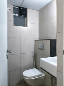 Common Bathroom Image of 650 Sq.ft 1 BHK Apartment / Flat for sale in Godrej Green Cove, Mahalunge Pune for Rs. 4700000