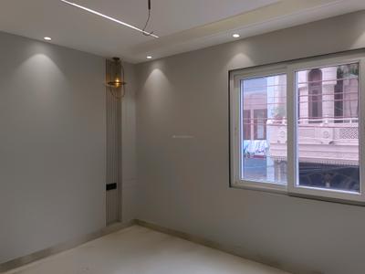 Bedroom Image of 1350 Sq.ft 4 BHK Builder Floor for sale in Sector 4 Rohini New Delhi for Rs. 24000000