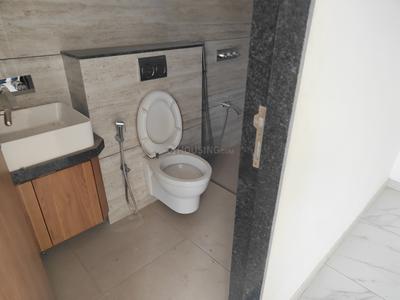 Bathroom Image of 2200 Sq.ft 4 BHK Apartment / Flat for rent in Ratnam Gardenbay, Sama Savli Vadodara for Rs. 45000