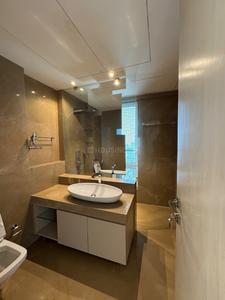 Bathroom Image of 2500 Sq.ft 3 BHK Apartment / Flat for sale in K Raheja Vivarea, Agripada Mumbai for Rs. 185000000