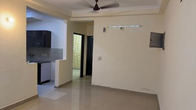 Living Room Image of 1035 Sq.ft 2 BHK Apartment / Flat for sale in Amrapali Silicon City, Sector 76 Noida for Rs. 9800000