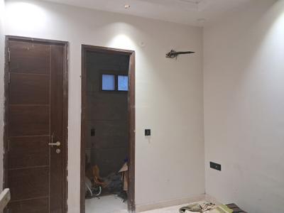Bedroom Image of 901 Sq.ft 3 BHK Builder Floor for rent in Paschim Vihar New Delhi for Rs. 40000