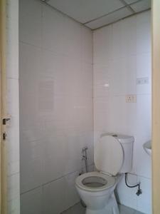 Common Bathroom Image of 1150 Sq.ft 2.5 BHK Apartment / Flat for sale in Supertech Cape Town, Sector 74 Noida for Rs. 12300000