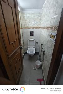 Bathroom Image of 1050 Sq.ft 2 BHK Apartment / Flat for rent in DDA Flats Munirka, Munirka New Delhi for Rs. 40000
