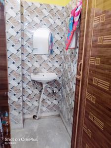 Bathroom Image of 852 Sq.ft 2 BHK Apartment / Flat for sale in Picnic Garden Kolkata for Rs. 3200000
