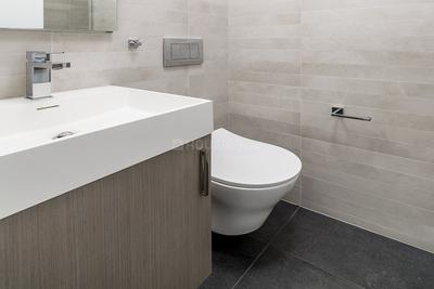 Bathroom Image of 2150 Sq.ft 4 BHK Apartment / Flat for sale in Bandra West Mumbai for Rs. 105000000