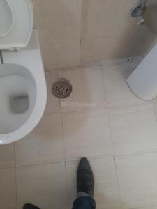Bathroom Image of 1460 Sq.ft 3 BHK Apartment / Flat for rent in Motiaz Royal Citi, Gazipur Zirakpur for Rs. 18000
