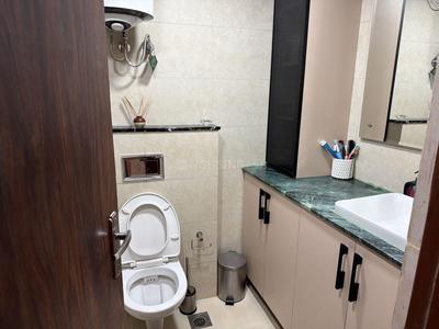 Bathroom Image of 1245 Sq.ft 2 BHK Apartment / Flat for rent in BPTP Discovery Park, Sector 80 Faridabad for Rs. 32000