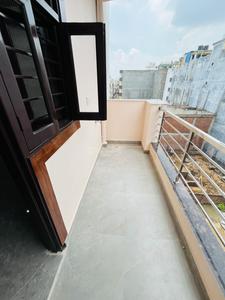 Balcony Image of 1050 Sq.ft 3 BHK Apartment / Flat for sale in Govindpuram Ghaziabad for Rs. 4000000
