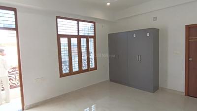 Bedroom Image of 1500 Sq.ft 3 BHK Apartment / Flat for rent in Tajpur Varanasi for Rs. 24000