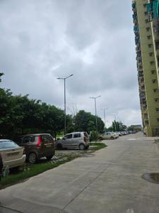 Image of 1100 Sq.ft 3 BHK Apartment / Flat for rent in Sultanpur Road, Lucknow for Rs. 14000