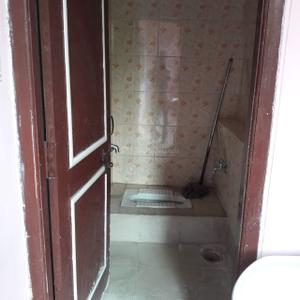 Toilet One Image of 1000 Sq.ft 2 BHK Independent House for rent in Independent House, Mehdipatnam Hyderabad for Rs. 13000