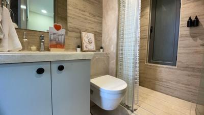 Image of 1650 Sq.ft 3 BHK Apartment / Flat for sale in Rustomjee Seasons, Bandra East, Mumbai for Rs. 110000000