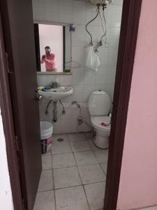 Bathroom Image of 1833 Sq.ft 3 BHK Builder Floor for rent in South City 1 Floors, Sector 41 Gurgaon for Rs. 59999