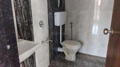 Bathroom Image of 600 Sq.ft 1 BHK Apartment / Flat for sale in Dynamic Crest Phase I Rimo Everest, Desai Village Thane for Rs. 3900000