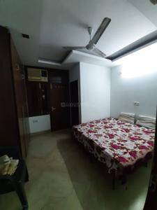 Bedroom Image of 550 Sq.ft 1 BHK Builder Floor for rent in Pitampura New Delhi for Rs. 17800