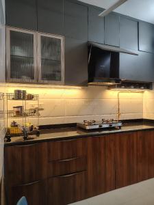 Kitchen Image of 1020 Sq.ft 2 BHK Apartment / Flat for rent in Prasun Sarvam, Kharadi Pune for Rs. 42500
