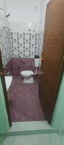 Bathroom Image of 800 Sq.ft 2 BHK Independent House for rent in Pulianthope Chennai for Rs. 18000