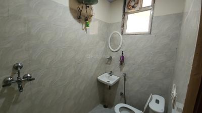 Bathroom Image of 620 Sq.ft 1 RK Apartment / Flat for rent in Karolan Ka Barh Jaipur for Rs. 15500