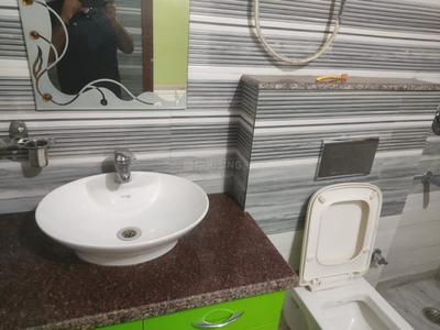 Bathroom Image of 2000 Sq.ft 2 BHK Builder Floor for rent in Sector 21 Gurgaon for Rs. 30000