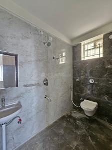 Bathroom Image of 1300 Sq.ft 2 BHK Apartment / Flat for rent in Kadubeesanahalli Bengaluru for Rs. 40000