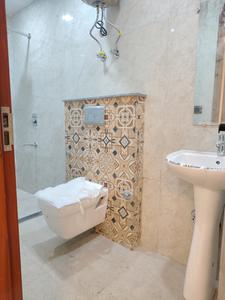 Common Bathroom Image of 1200 Sq.ft 3 BHK Builder Floor for rent in Rajpur New Delhi for Rs. 26000