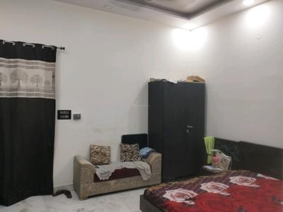 Bedroom Image of 1800 Sq.ft 4 BHK Builder Floor for sale in Tri Nagar New Delhi for Rs. 16500000
