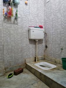 Common Bathroom Image of 400 Sq.ft 1 BHK Apartment / Flat for sale in Nawada New Delhi for Rs. 1700000