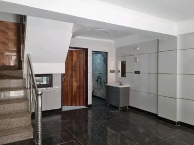 Car Garage Image of 1350 Sq.ft 4 BHK Independent House for sale in Dwarka Mor New Delhi for Rs. 11500000